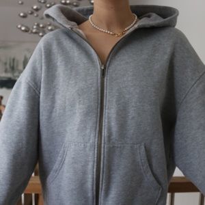 comfy baggy gray vest🤎